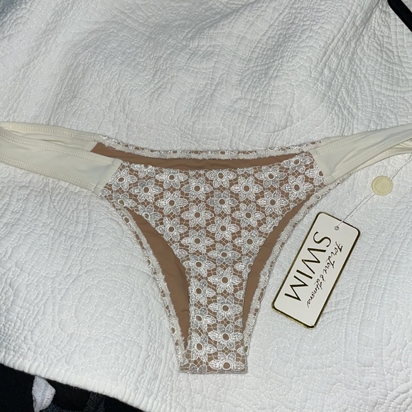 For love and lemons bikini bottom - Picture 4 of 5